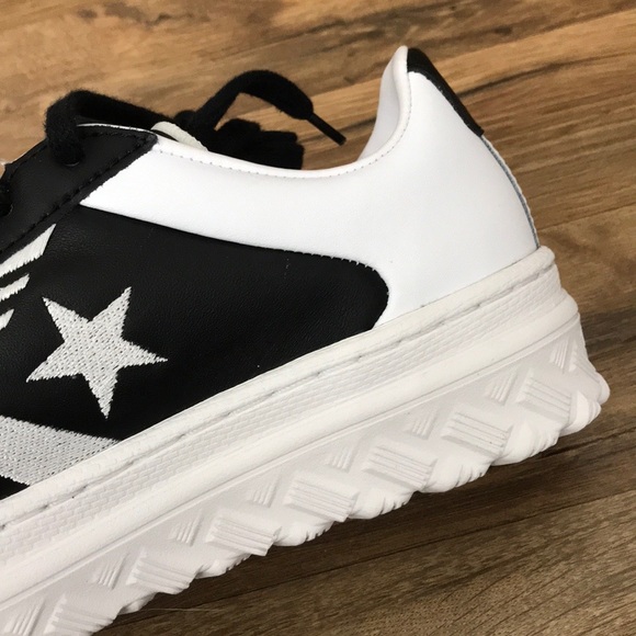 CONVERSE LOW TOP BRAND NEW - Picture 15 of 16